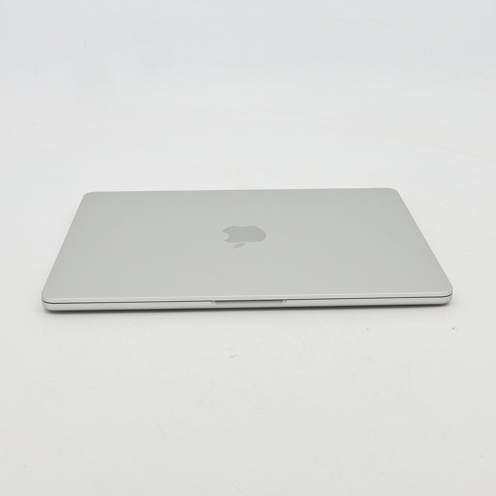 95新 Apple MacBook Air 22年 13寸 M2（8+8核） 8G RAM 256G SSD 銀色