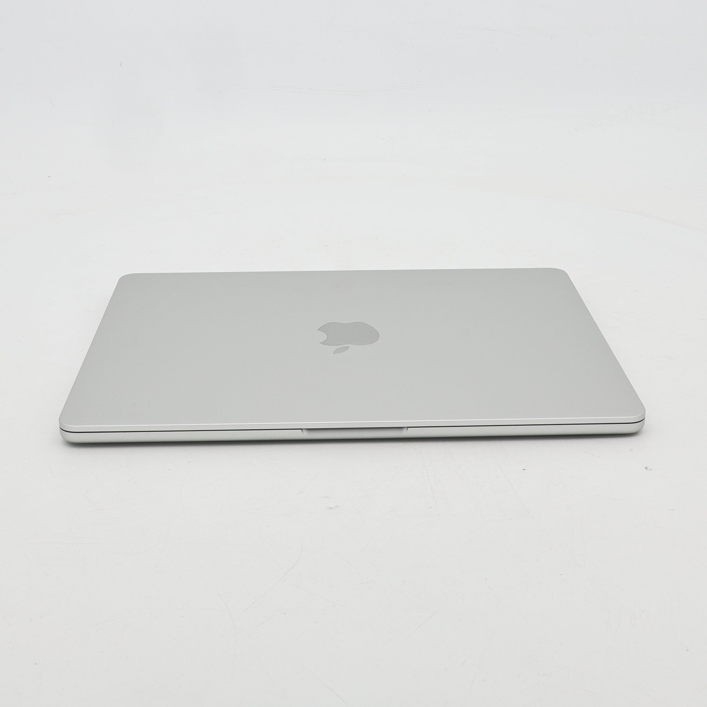 95新 Apple MacBook Air 22年 13寸 M2（8+8核） 8G RAM 256G SSD 銀色