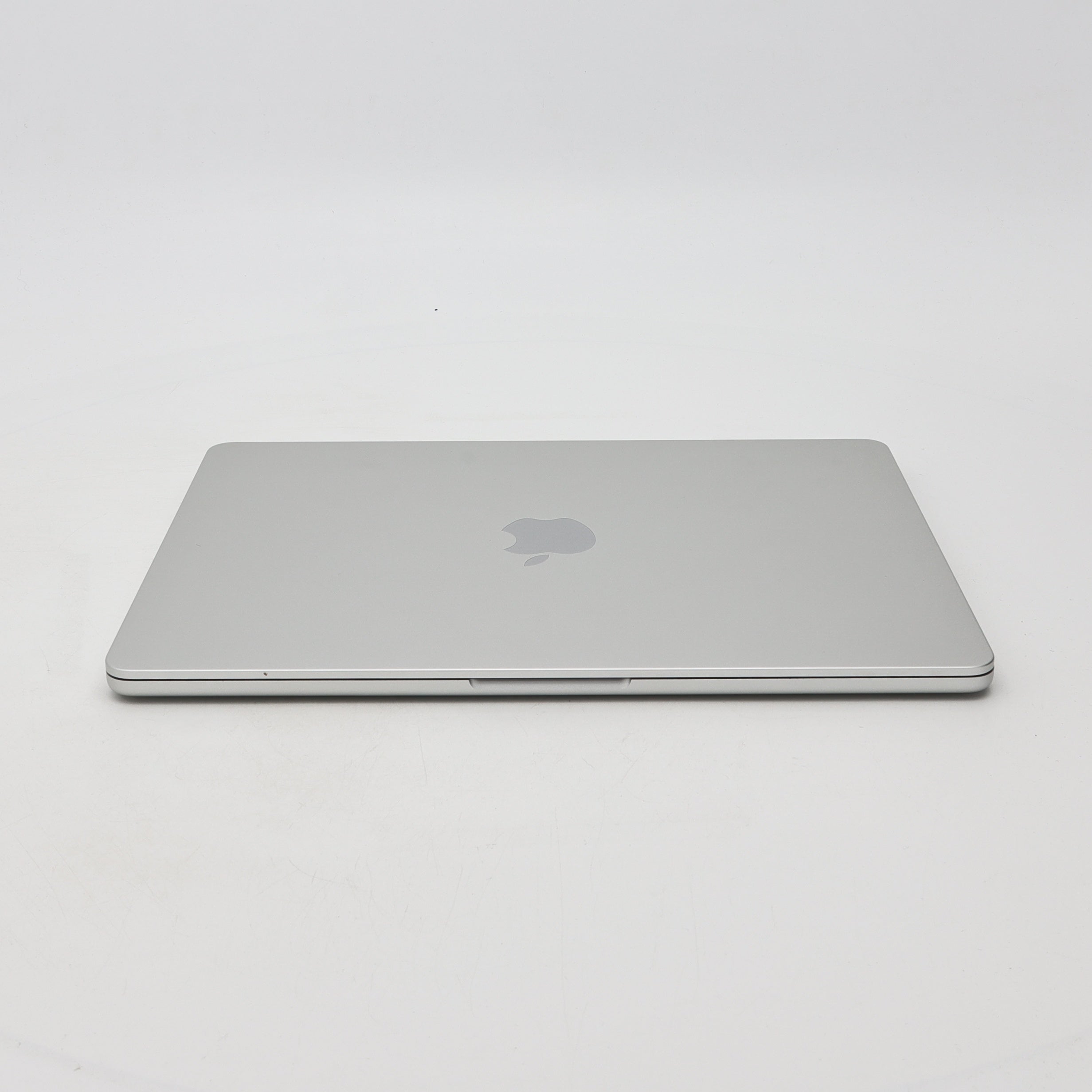 95新 Apple MacBook Air 22年 13寸 M2（8+8核） 16G RAM 256G SSD 銀色