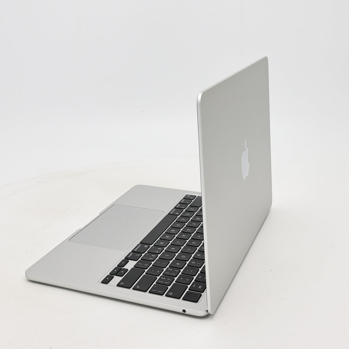 99新 Apple MacBook Air 22年 13寸 M2（8+8核） 8G RAM 256G SSD 銀色