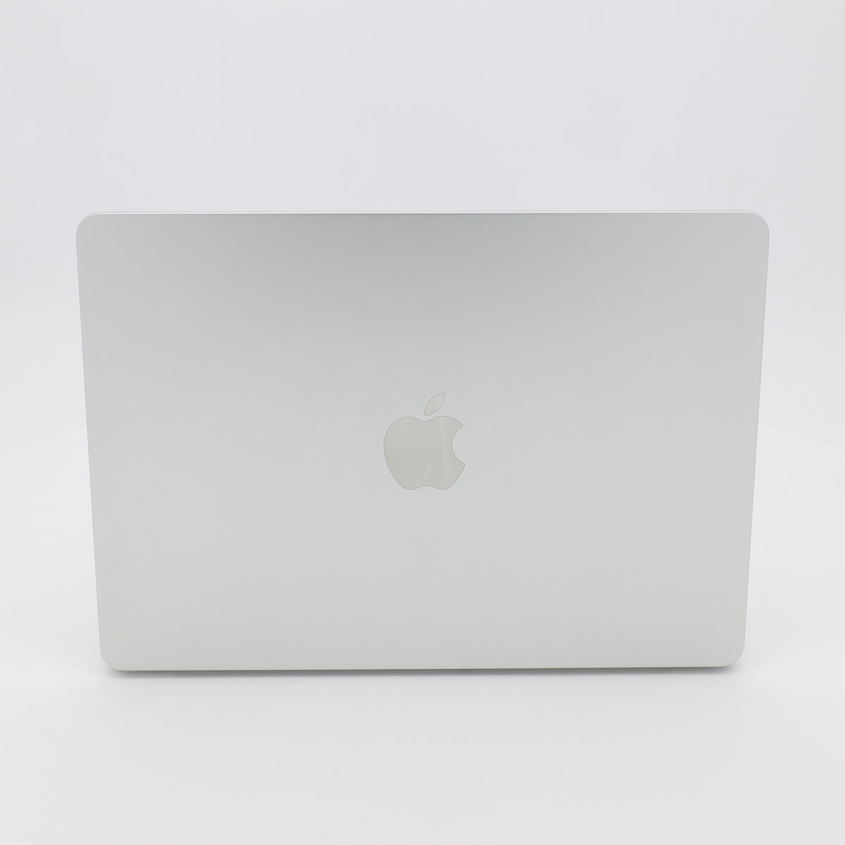 95新 Apple MacBook Air 22年 13寸 M2（8+8核） 8G RAM 256G SSD 銀色