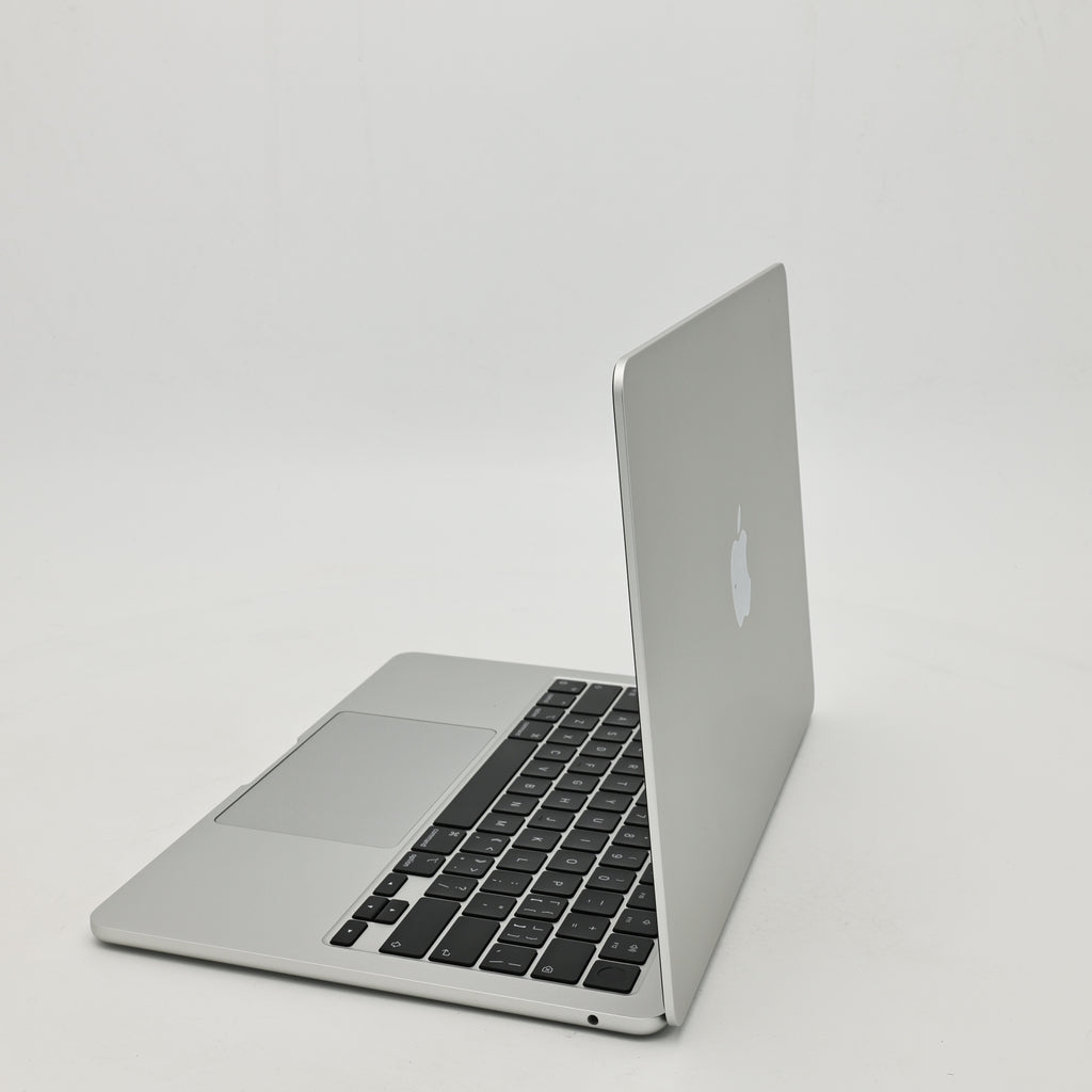 95新 Apple MacBook Air 24年 13寸 M3（8+8核） 8G RAM 256G SSD 銀色