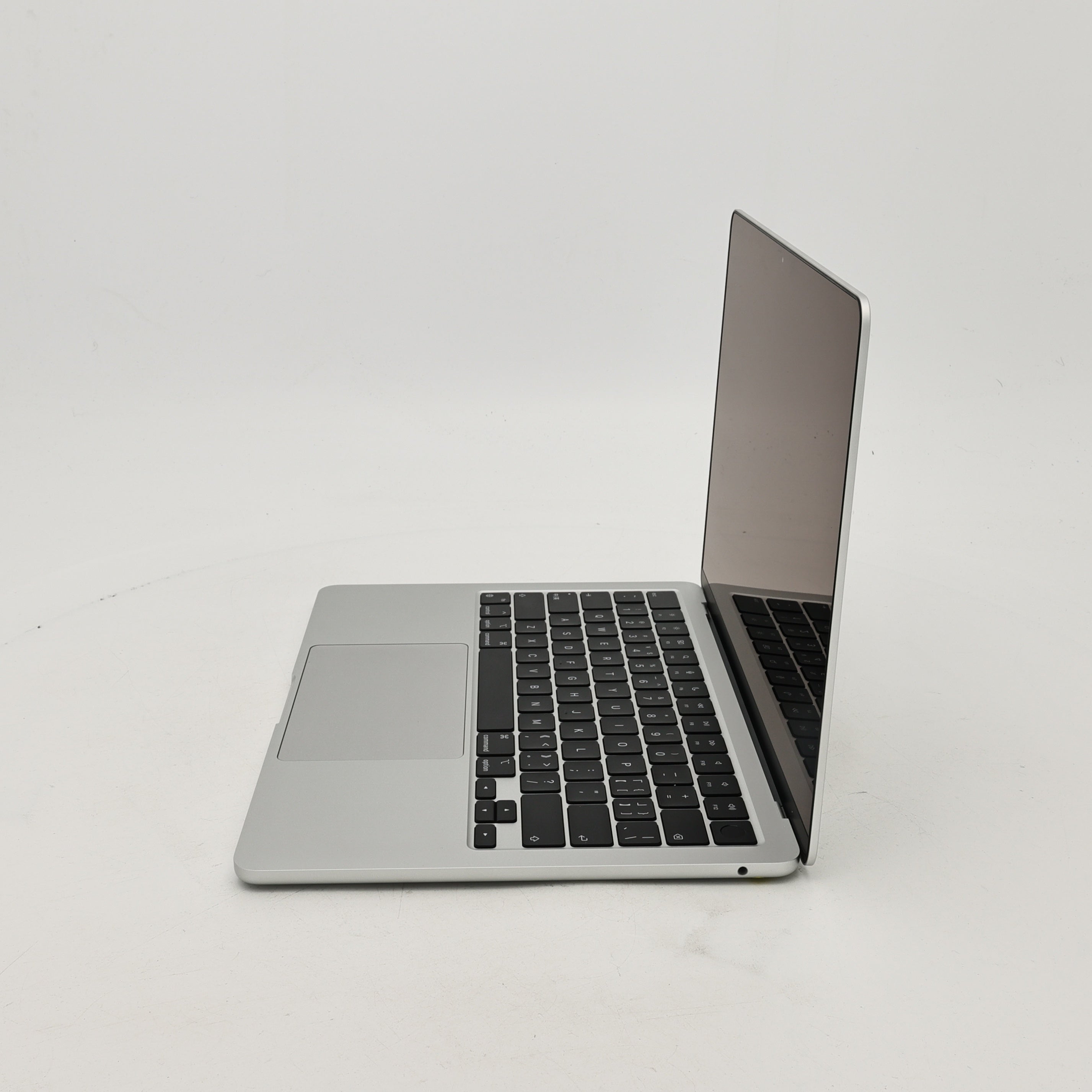 99新 Apple MacBook Air 22年 13寸 M2（8+8核） 16G RAM 256G SSD 銀色