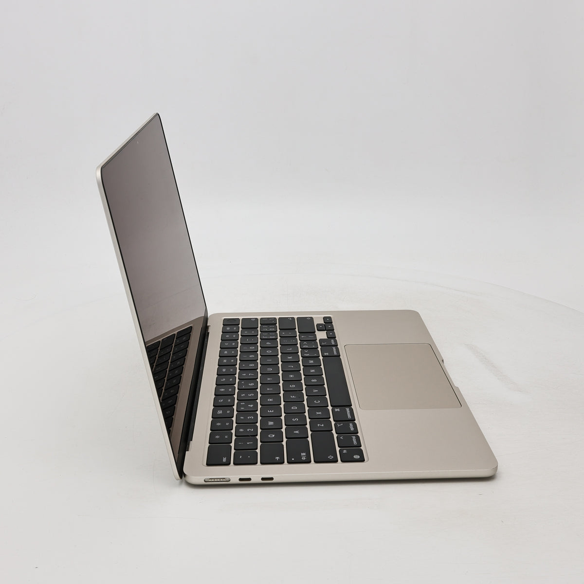 95新 Apple MacBook Air 22年 13寸 M2（8+8核） 8G RAM 256G SSD 星光色