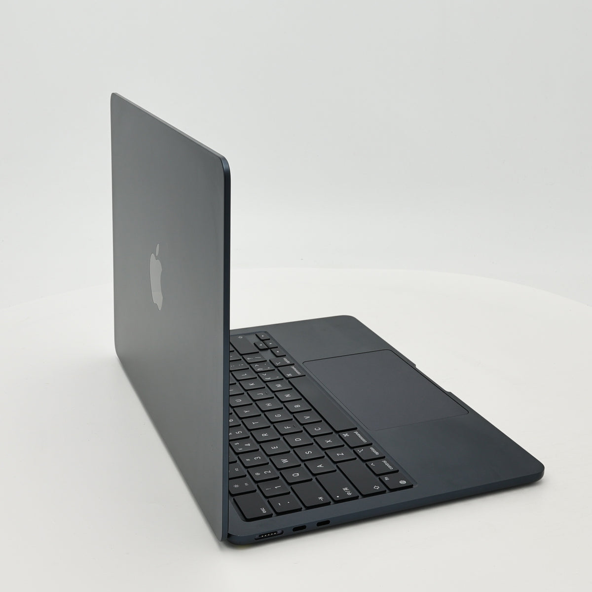 99新 Apple MacBook Air 24年 13寸 M3（8+8核） 8G RAM 256G SSD 午夜色