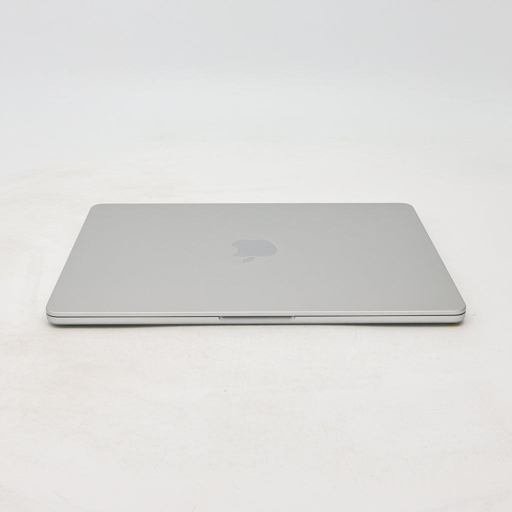 95新 Apple MacBook Air 22年 13寸 M2（8+10核） 8G RAM 512G SSD 銀色