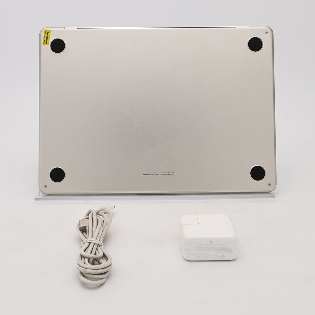 95新 Apple MacBook Air 22年 13寸 M2（8+8核） 8G RAM 256G SSD 星光色