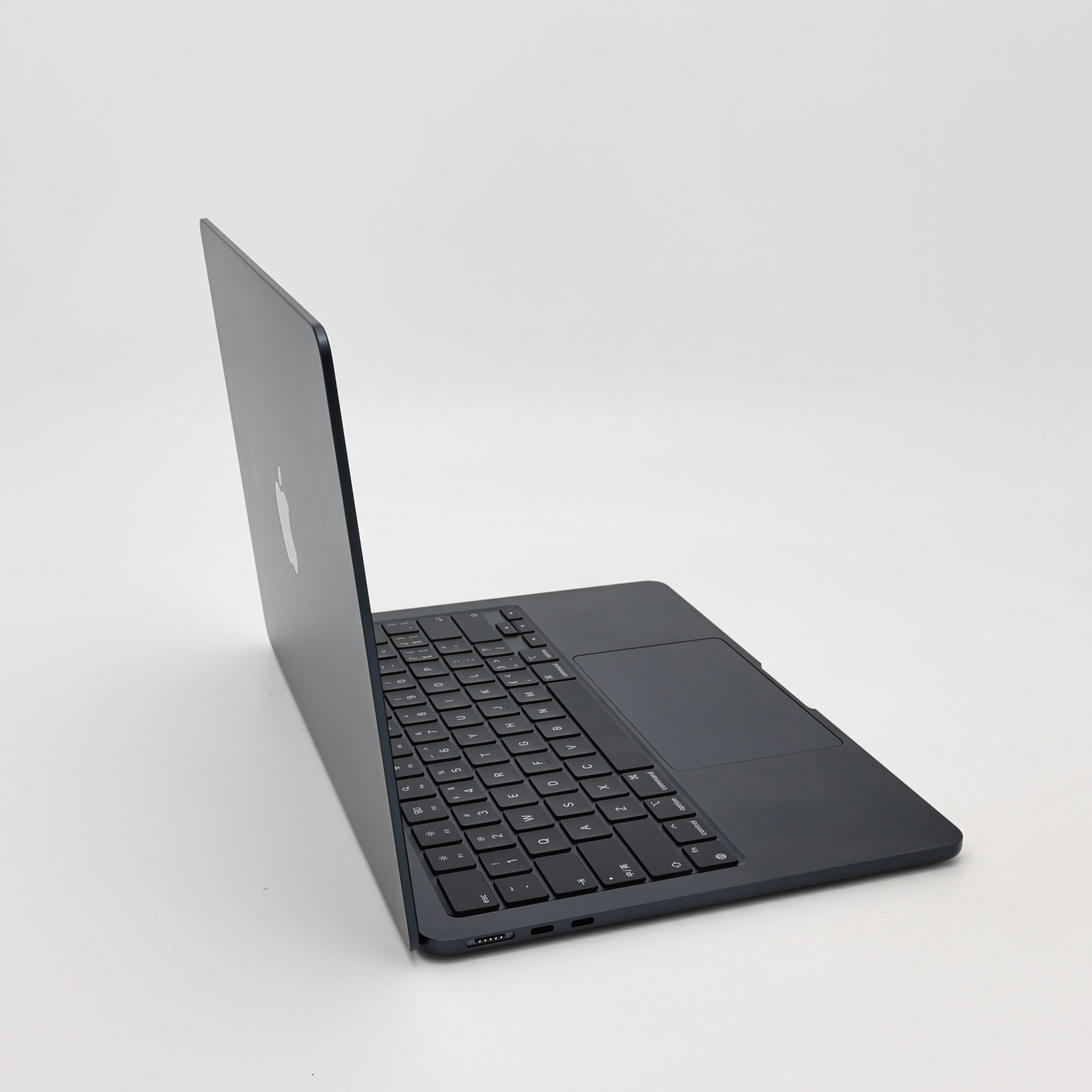 95新 Apple MacBook Air 22年 13寸 M2（8+10核） 16G RAM 256G SSD 午夜色