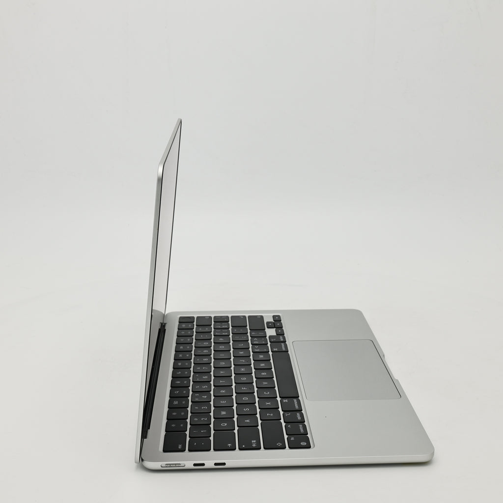 95新 Apple MacBook Air 24年 13寸 M3（8+8核） 8G RAM 256G SSD 銀色