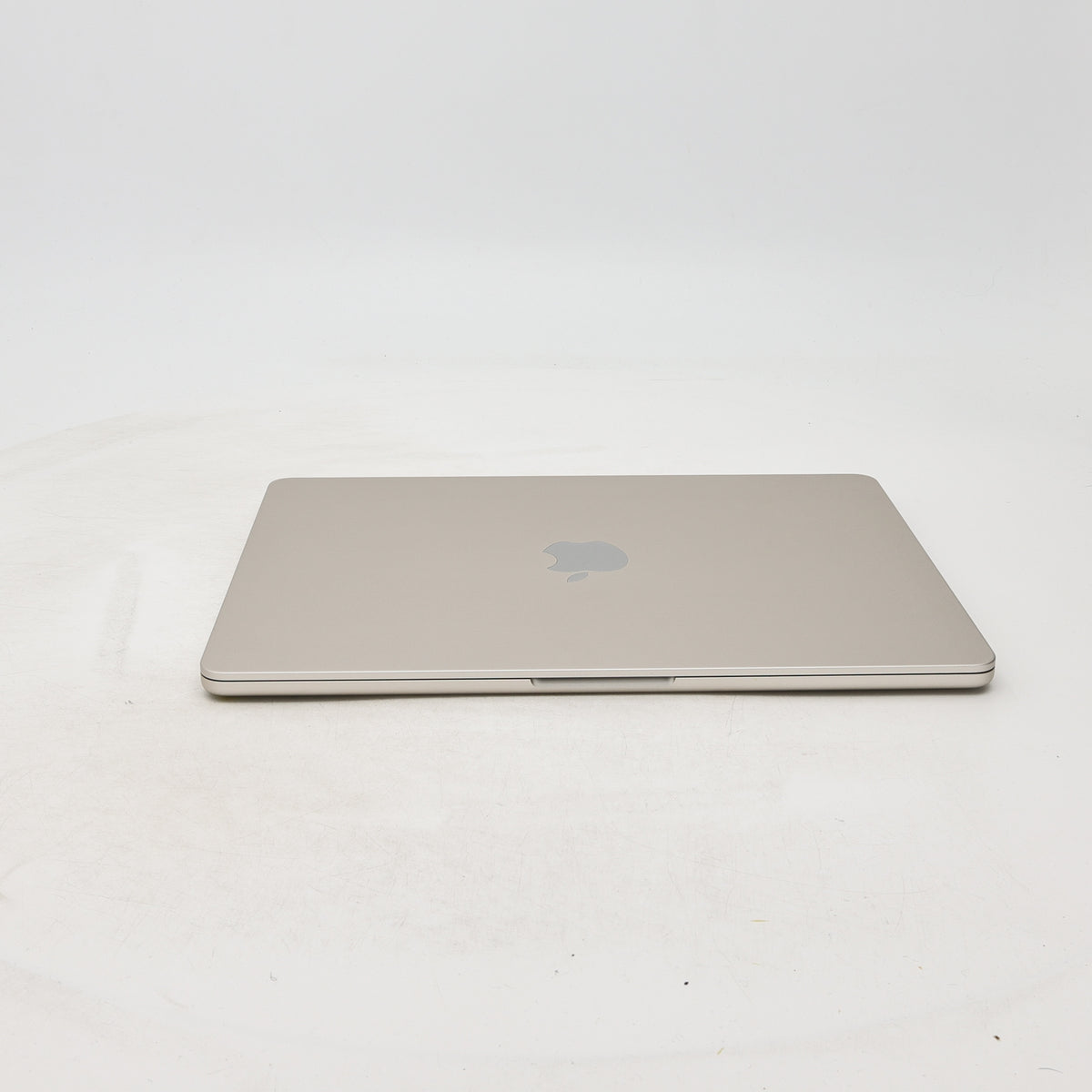95新 Apple MacBook Air 22年 13寸 M2（8+8核） 8G RAM 256G SSD 星光色