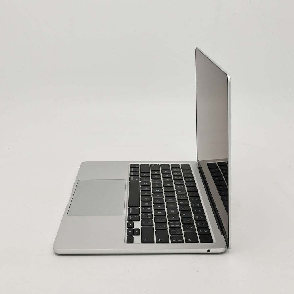 95新 Apple MacBook Air 24年 13寸 M3（8+8核） 8G RAM 256G SSD 銀色