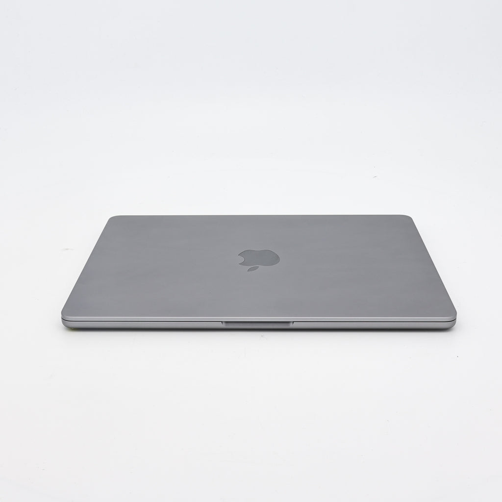 95新 Apple MacBook Air 22年 13寸 M2（8+8核） 8G RAM 256G SSD 深空灰色