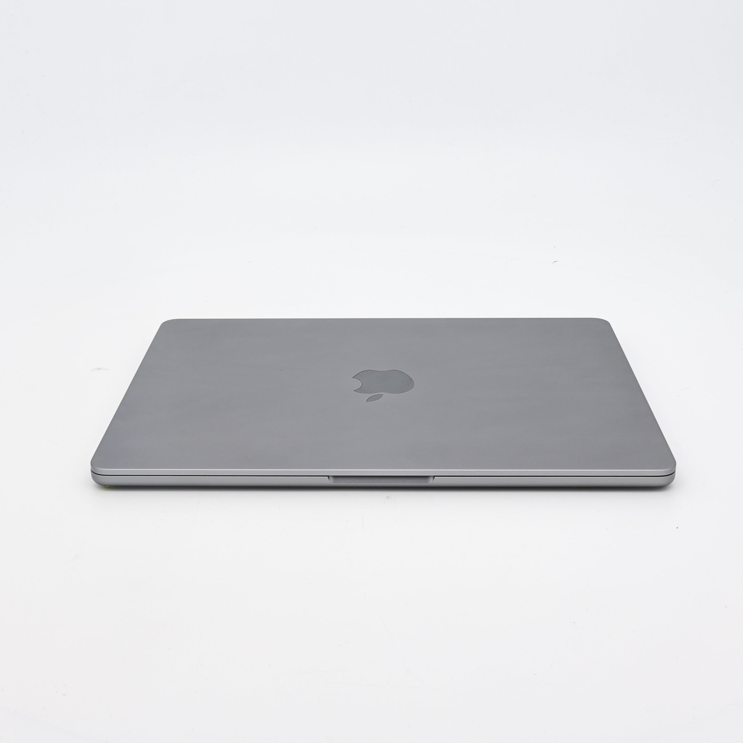 95新 Apple MacBook Air 22年 13寸 M2（8+8核） 8G RAM 256G SSD 深空灰色