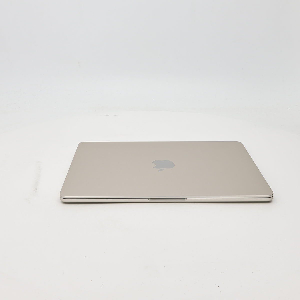 95新 Apple MacBook Air 22年 13寸 M2（8+8核） 16G RAM 256G SSD 星光色