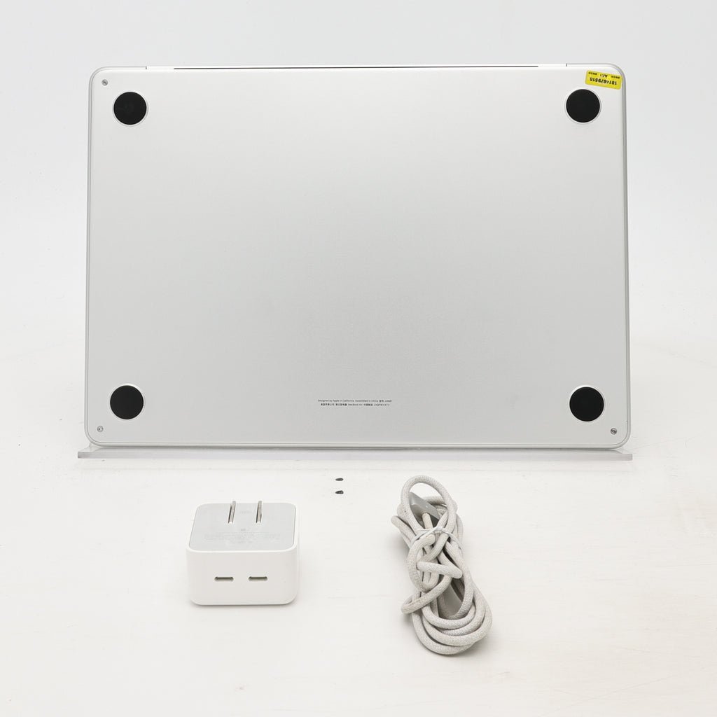 99新 Apple MacBook Air 22年 13寸 M2（8+10核） 8G RAM 512G SSD 銀色