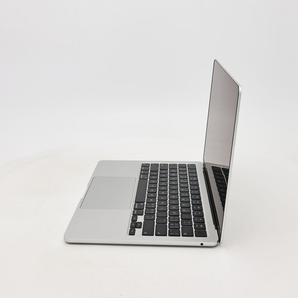 95新 Apple MacBook Air 22年 13寸 M2（8+8核） 8G RAM 512G SSD 銀色