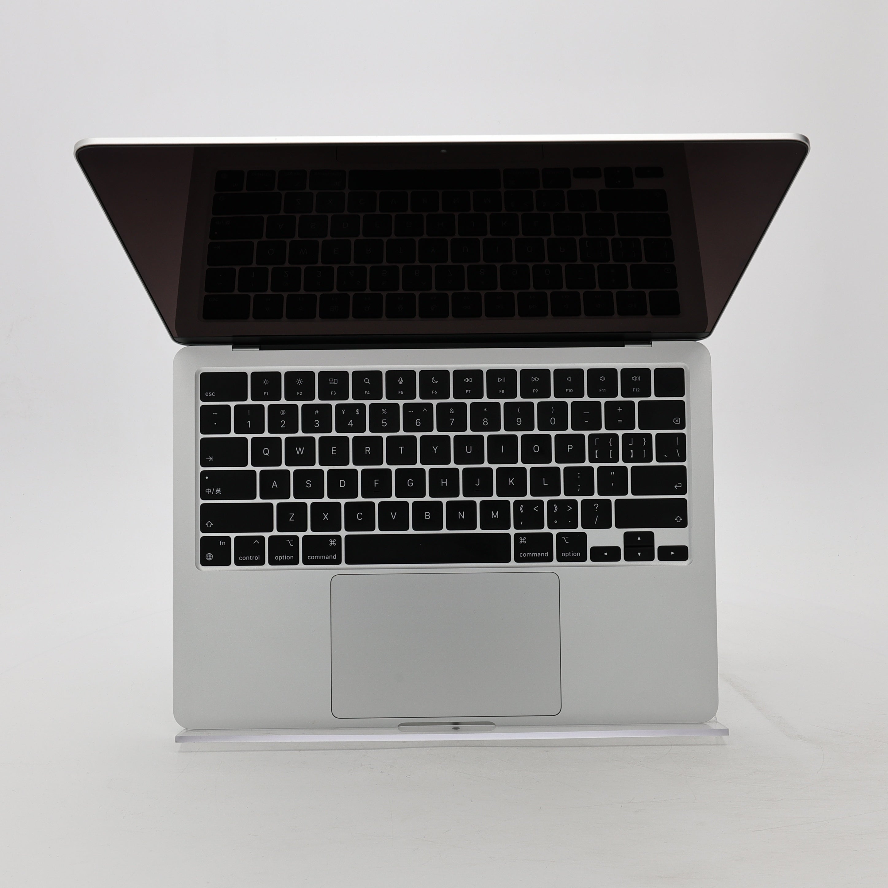 95新 Apple MacBook Air 22年 13寸 M2（8+8核） 16G RAM 256G SSD 銀色