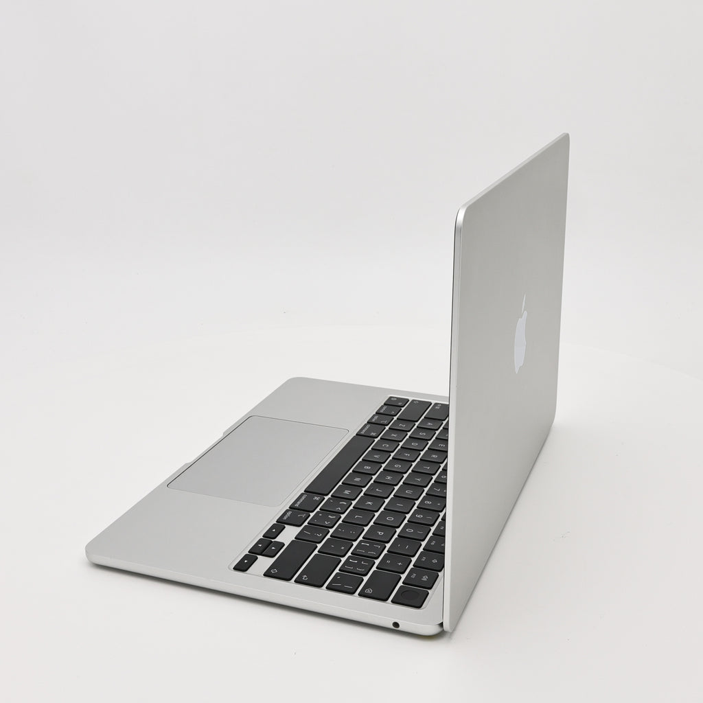 95新 Apple MacBook Air 22年 13寸 M2（8+8核） 8G RAM 256G SSD 銀色