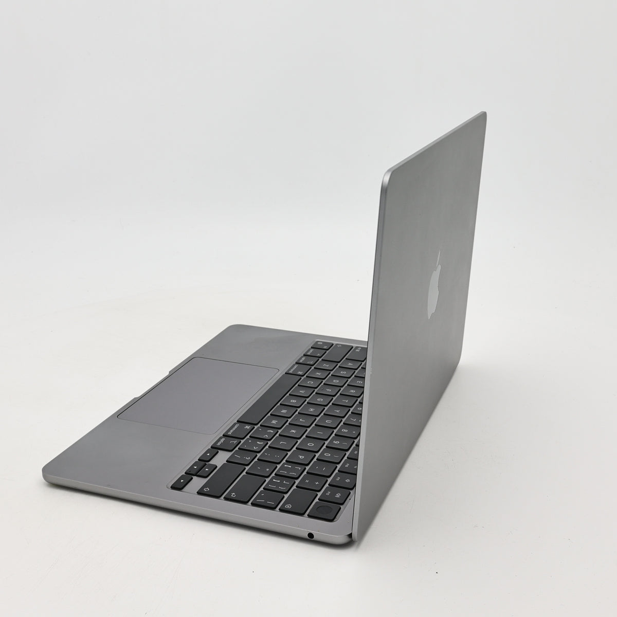95新 Apple MacBook Air 22年 13寸 M2（8+8核） 8G RAM 256G SSD 深空灰色