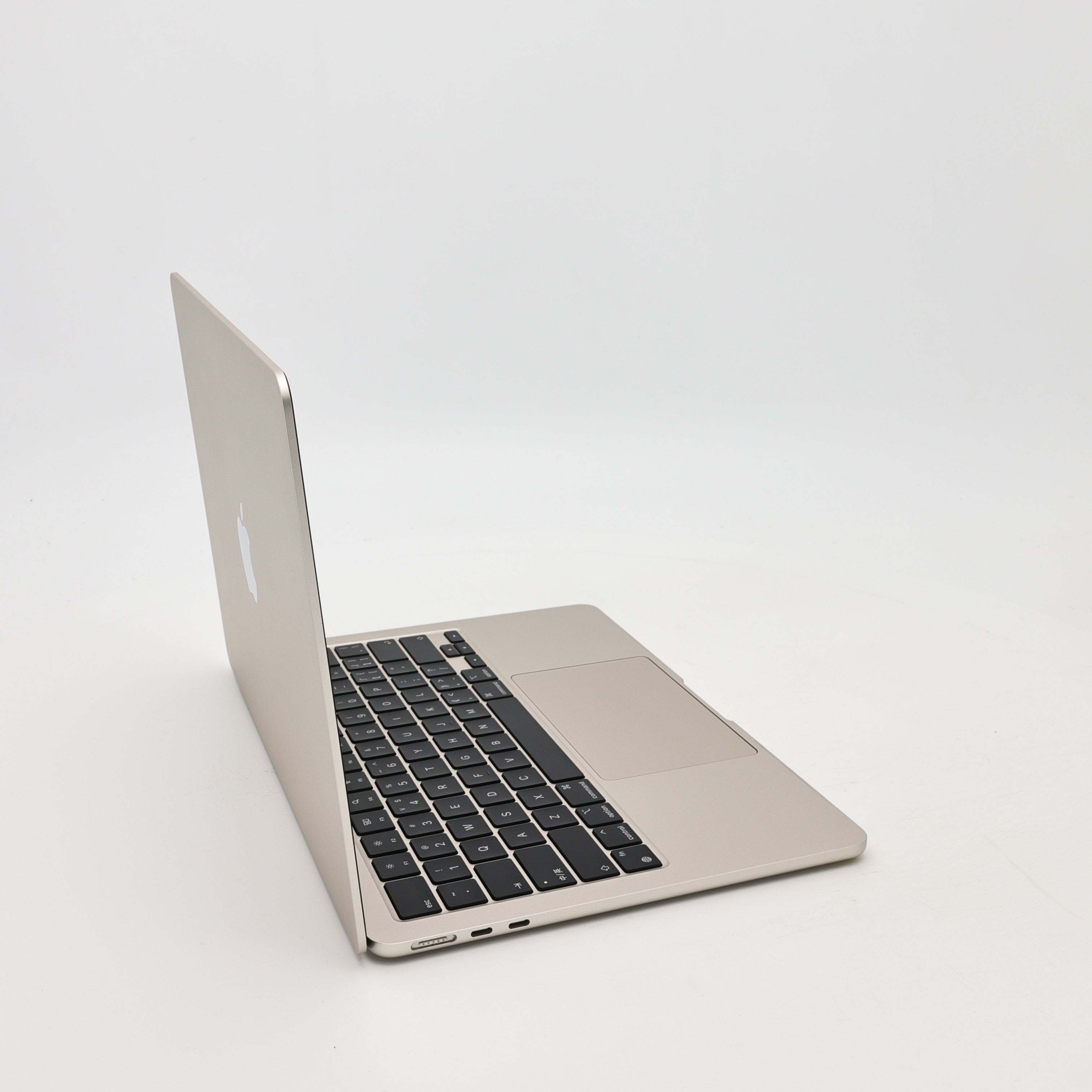 95新 Apple MacBook Air 22年 13寸 M2（8+8核） 8G RAM 256G SSD 星光色