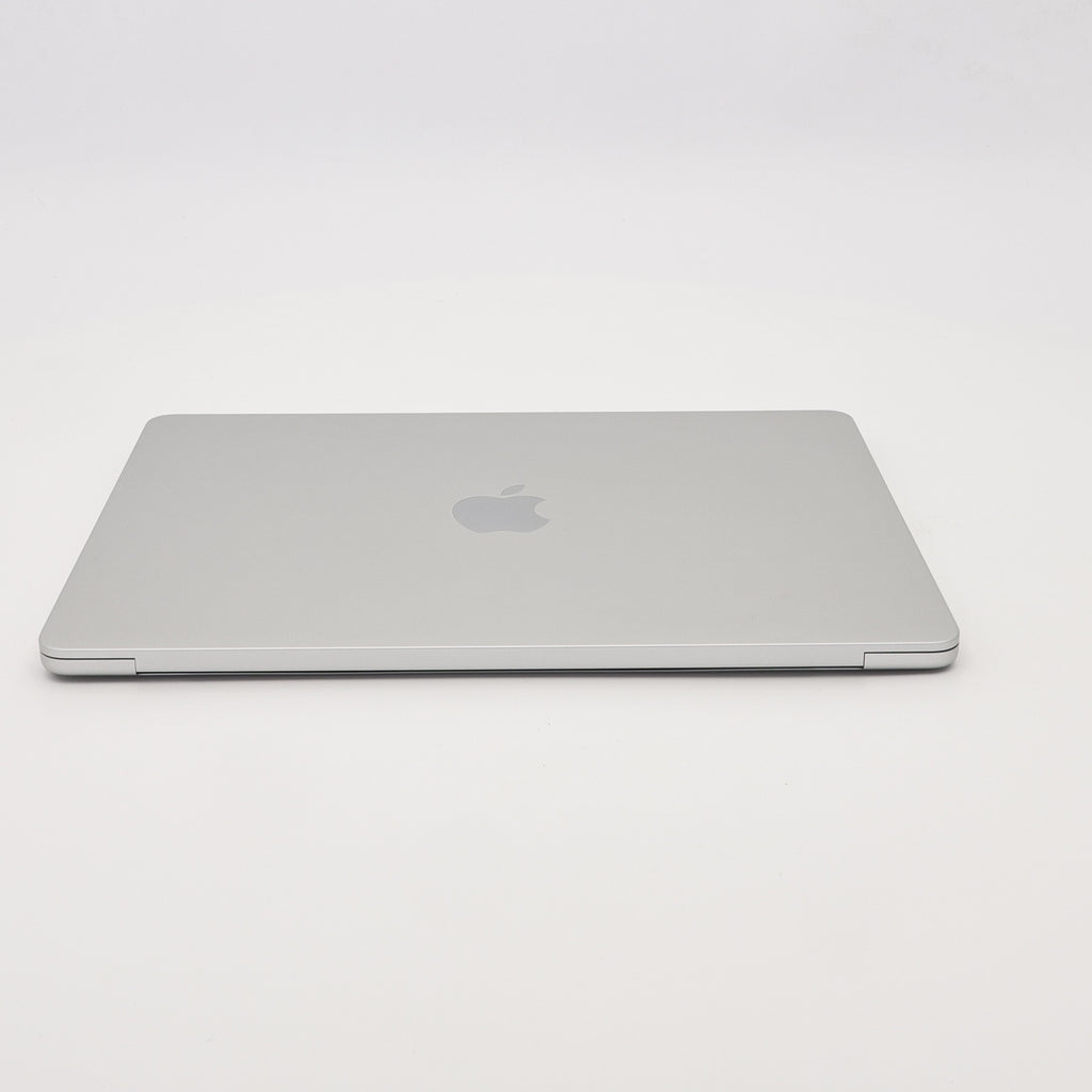 95新 Apple MacBook Air 22年 13寸 M2（8+8核） 8G RAM 256G SSD 銀色