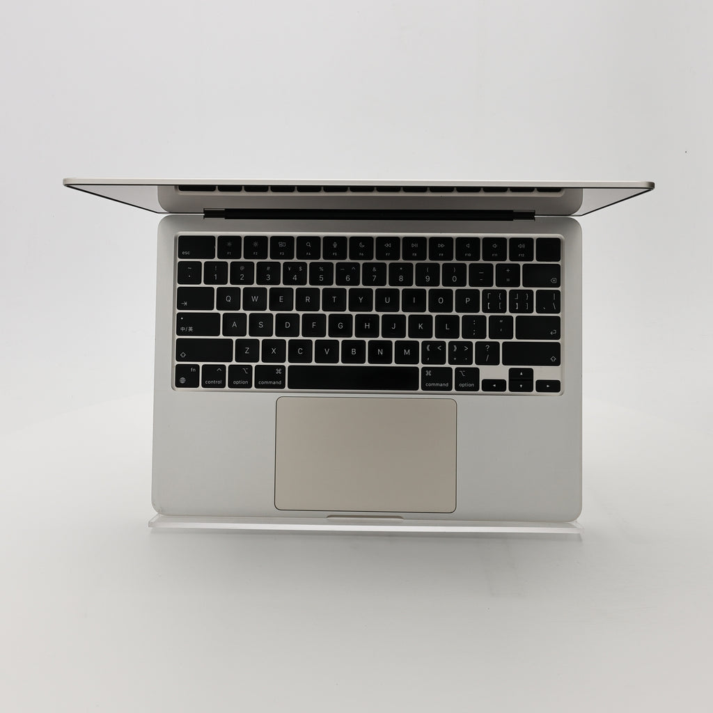 95新 Apple MacBook Air 22年 13寸 M2（8+8核） 8G RAM 256G SSD 星光色