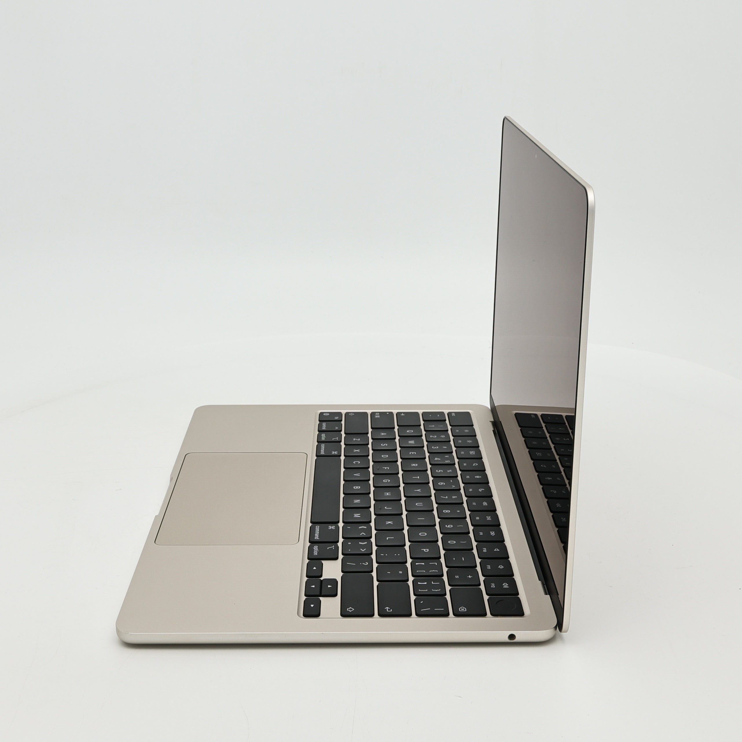 95新 Apple MacBook Air 22年 13寸 M2（8+10核） 8G RAM 512G SSD 星光色