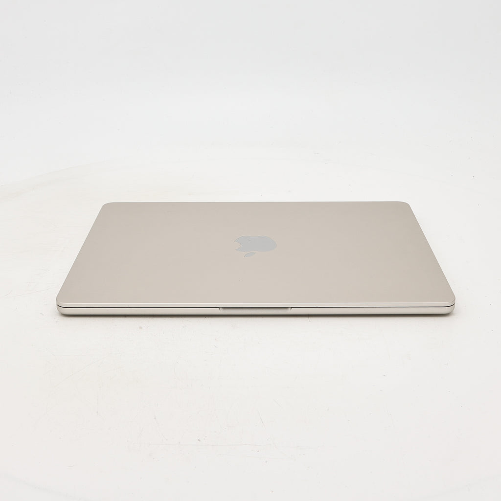 95新 Apple MacBook Air 22年 13寸 M2（8+8核） 8G RAM 256G SSD 星光色