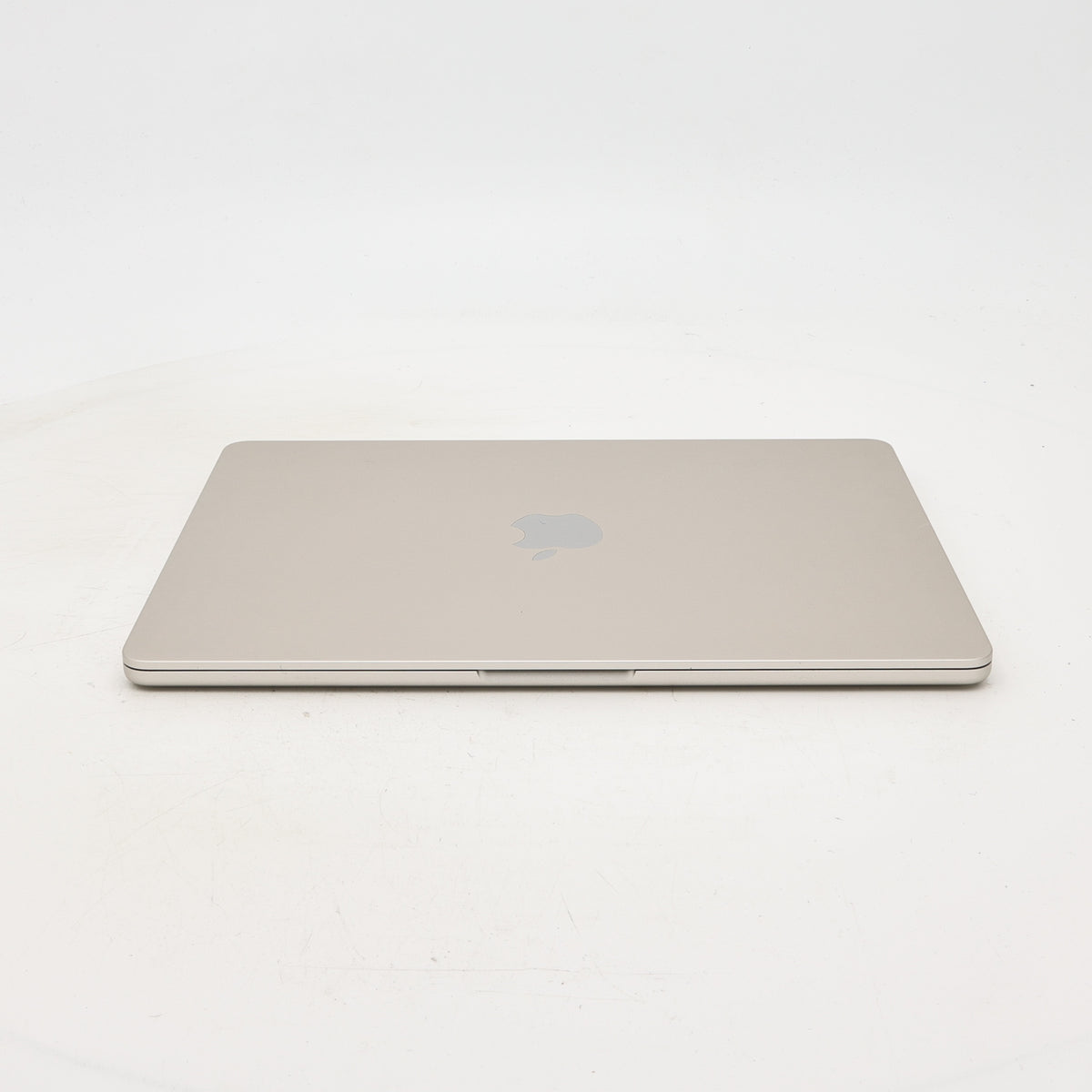 95新 Apple MacBook Air 22年 13寸 M2（8+8核） 8G RAM 256G SSD 星光色