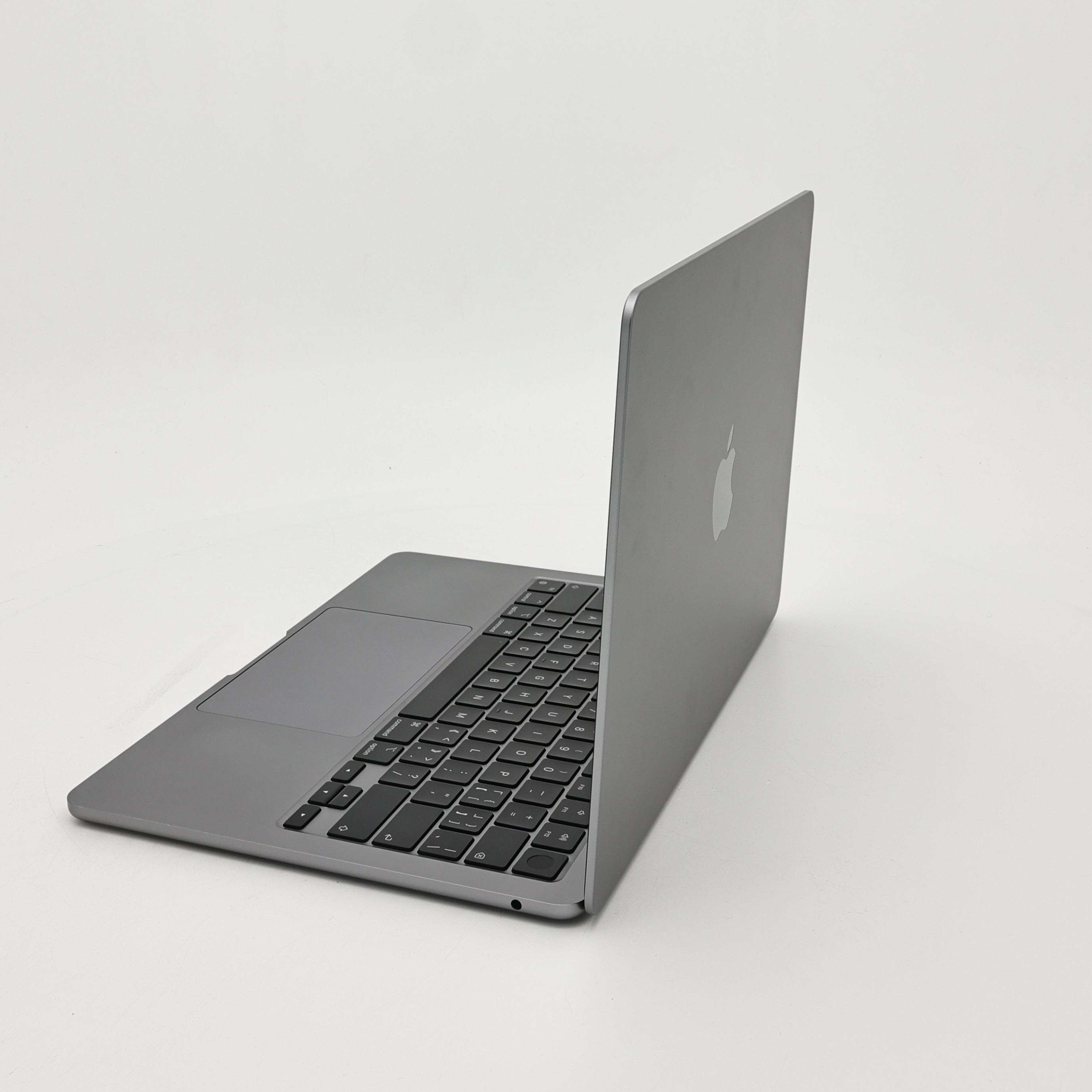 95新 Apple MacBook Air 22年 13寸 M2（8+8核） 8G RAM 256G SSD 深空灰色