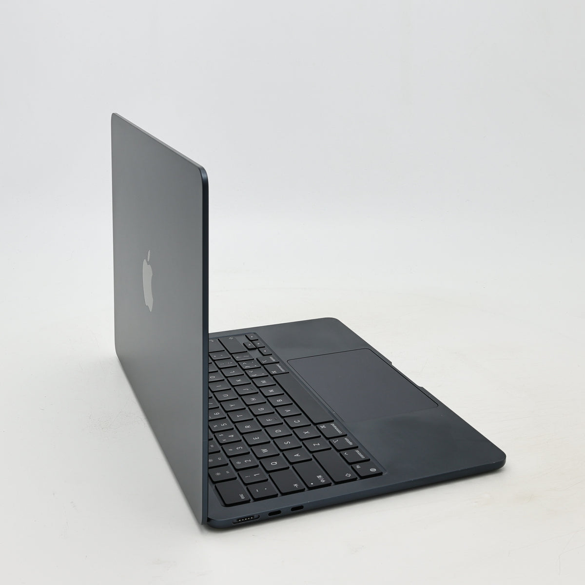 95新 Apple MacBook Air 24年 13寸 M3（8+8核） 8G RAM 256G SSD 午夜色