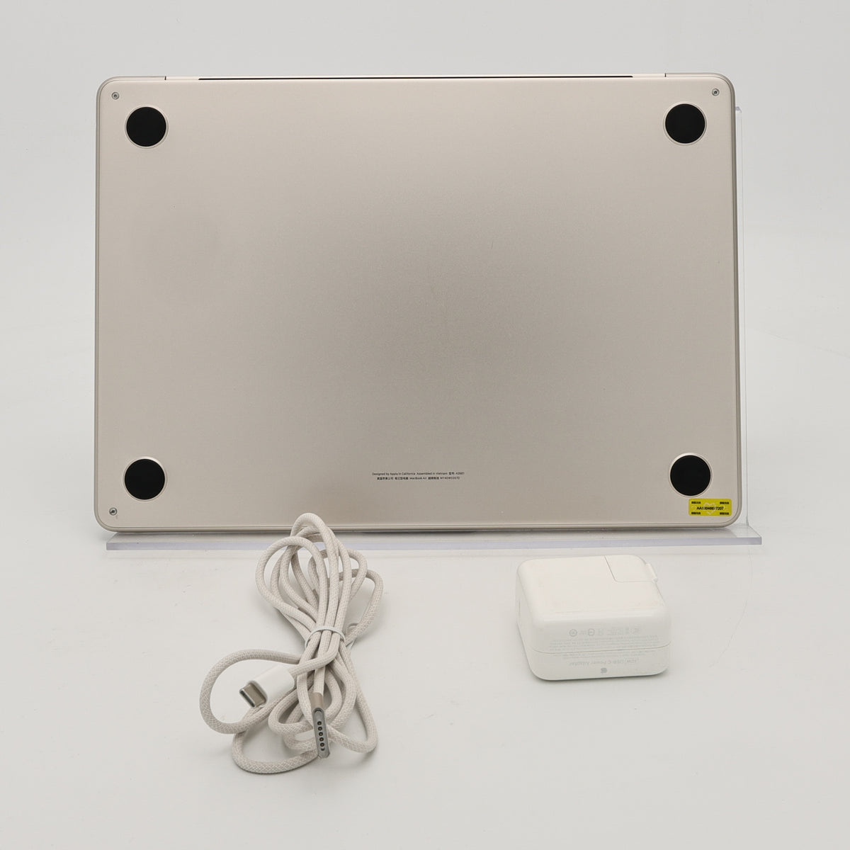 95新 Apple MacBook Air 22年 13寸 M2（8+8核） 8G RAM 256G SSD 星光色