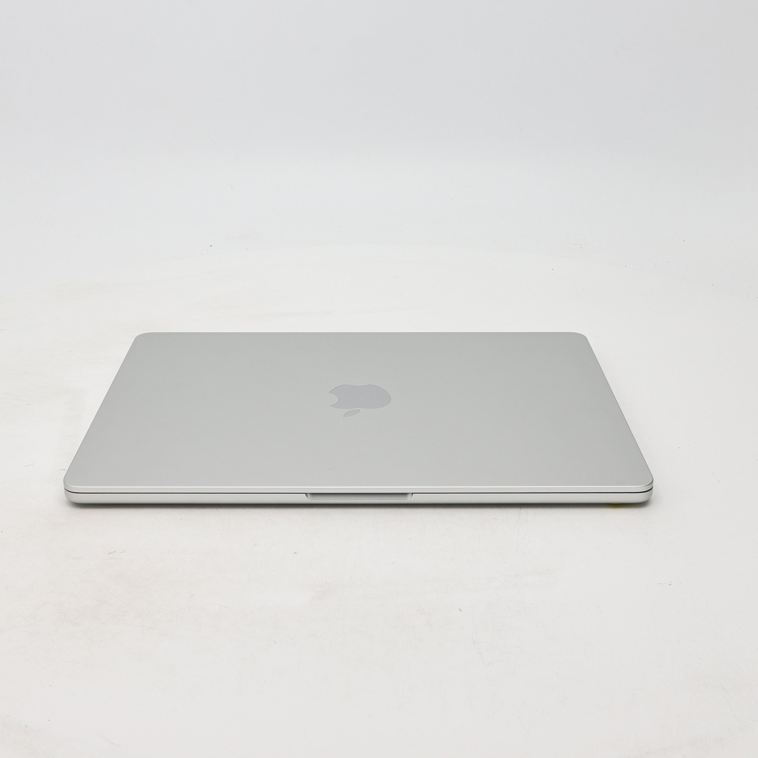 95新 Apple MacBook Air 22年 13寸 M2（8+8核） 8G RAM 256G SSD 銀色