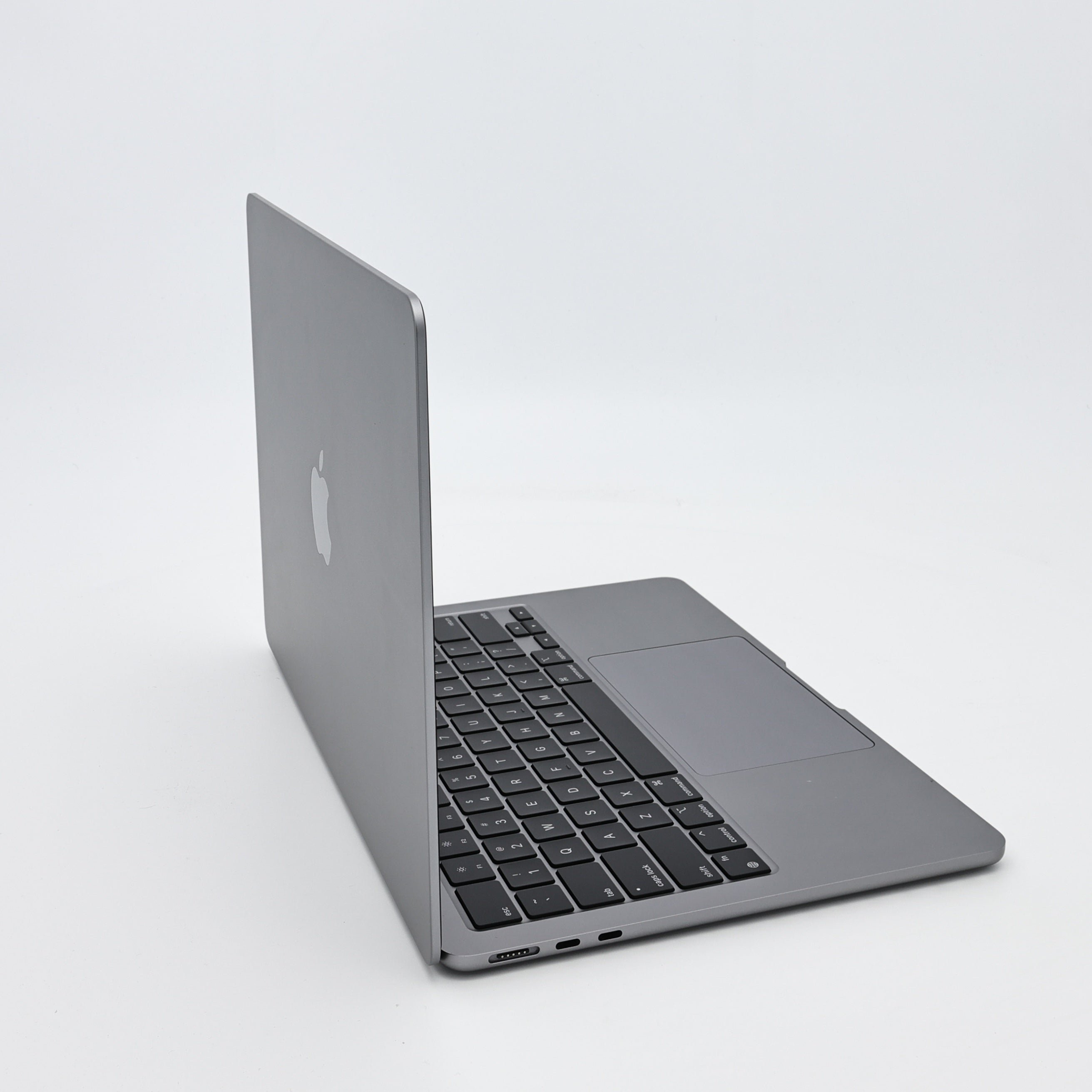 95新 Apple MacBook Air 22年 13寸 M2（8+8核） 8G RAM 256G SSD 深空灰色
