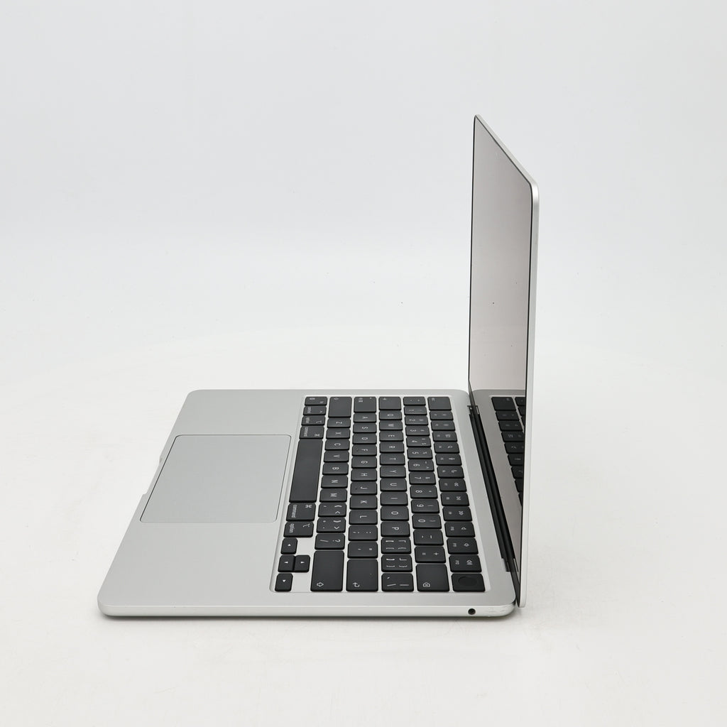 95新 Apple MacBook Air 22年 13寸 M2（8+10核） 8G RAM 512G SSD 銀色