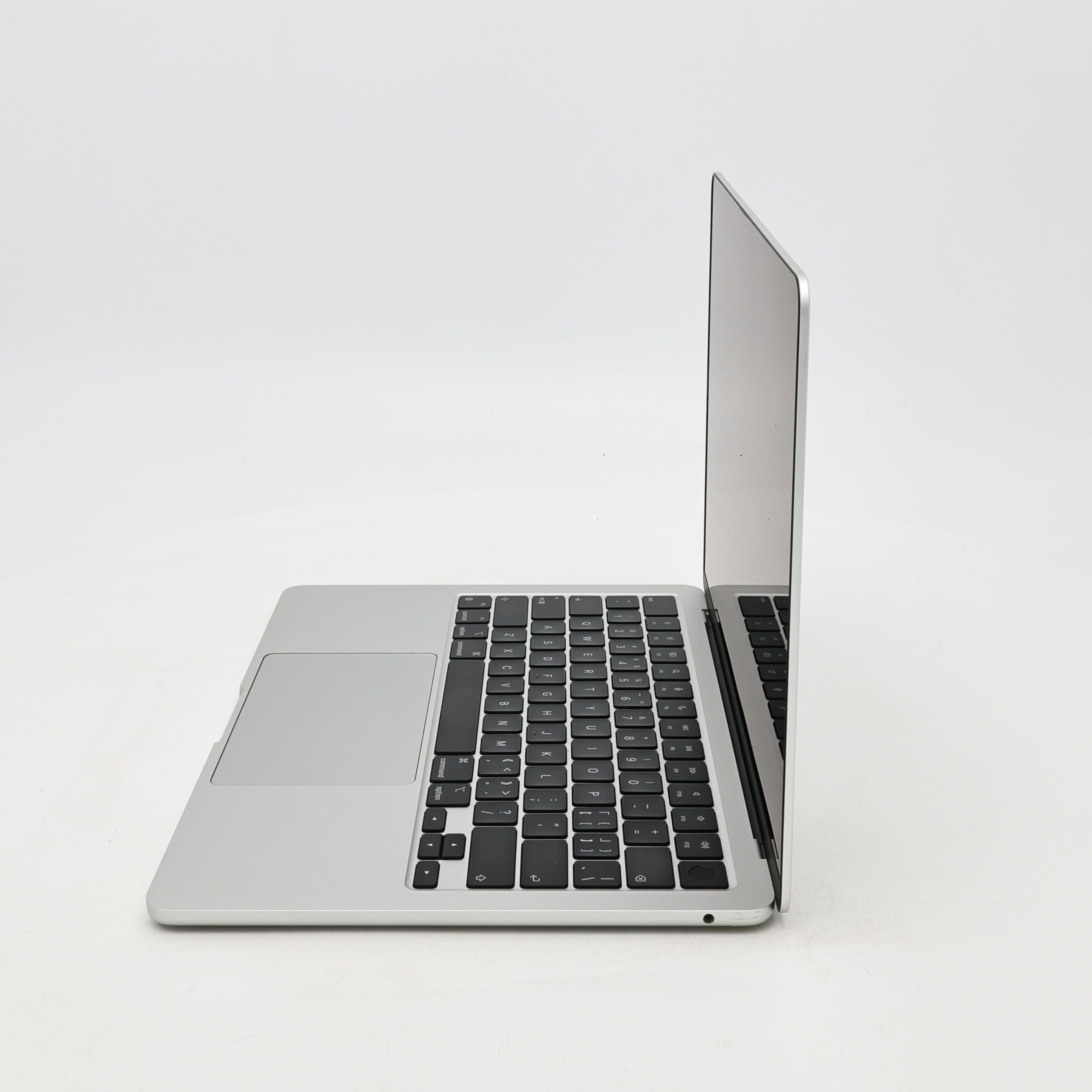 95新 Apple MacBook Air 22年 13寸 M2（8+10核） 8G RAM 512G SSD 銀色