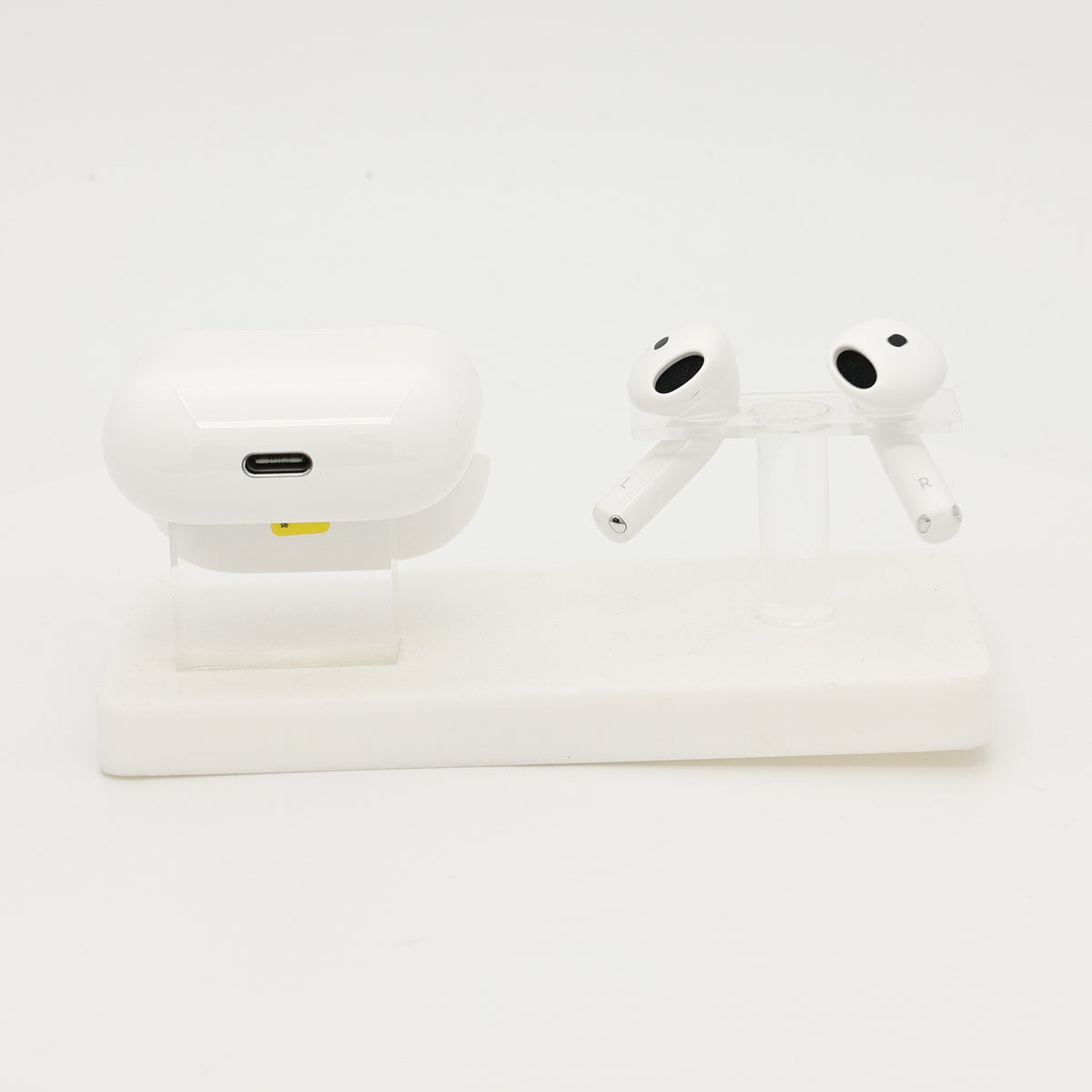 99新 Apple AirPods 4 (不支持主動降噪) 白色