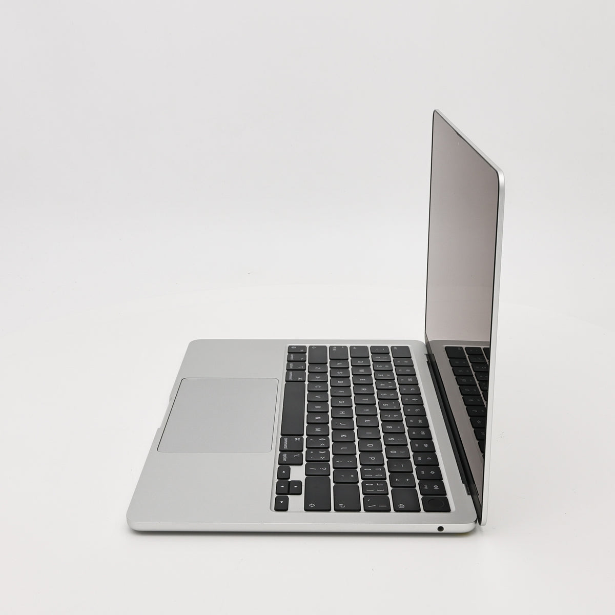 95新 Apple MacBook Air 22年 13寸 M2（8+8核） 8G RAM 256G SSD 銀色