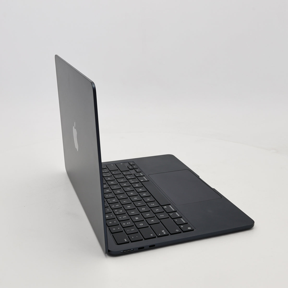99新 Apple MacBook Air 22年 13寸 M2（8+8核） 8G RAM 256G SSD 午夜色