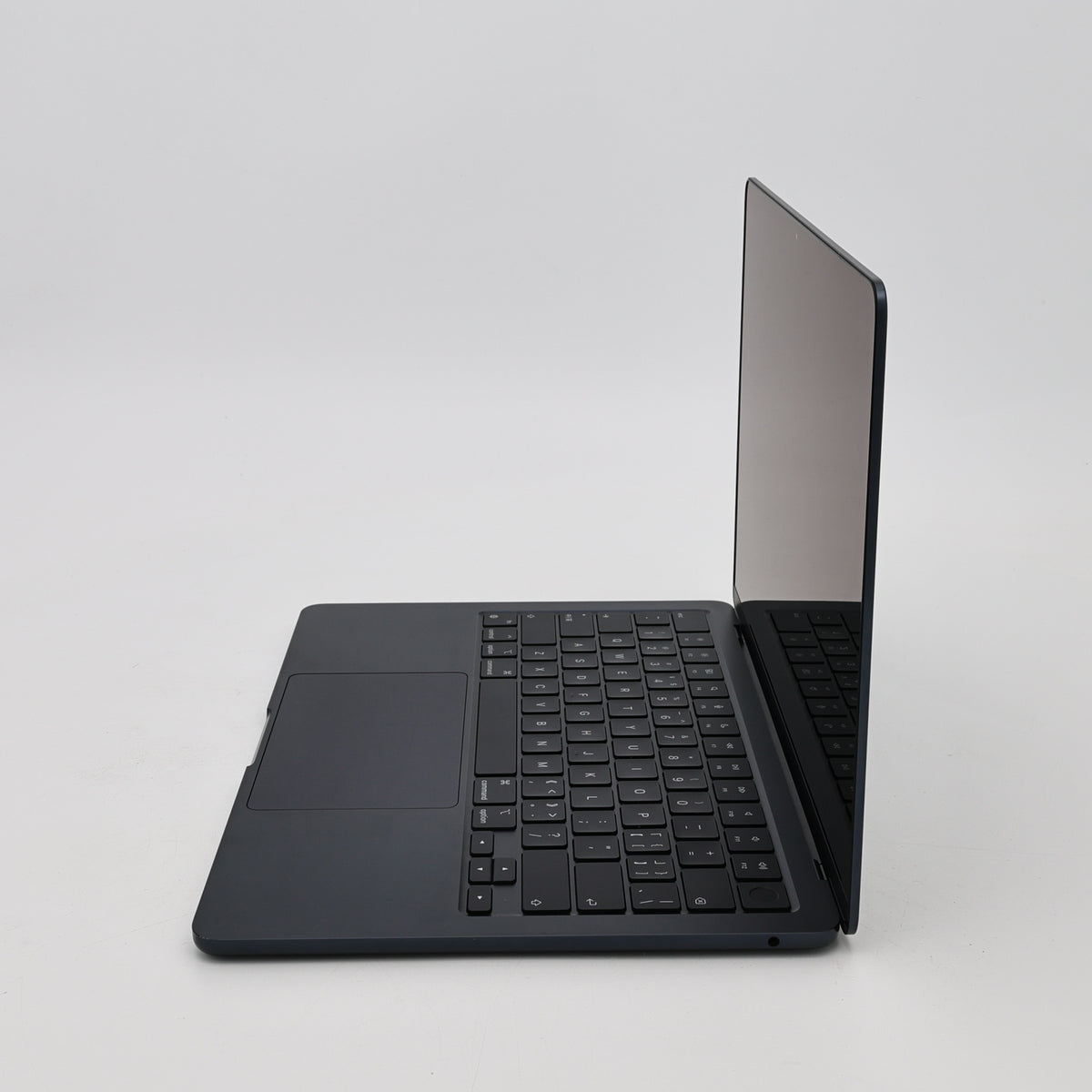 95新 Apple MacBook Air 22年 13寸 M2（8+8核） 8G RAM 256G SSD 午夜色