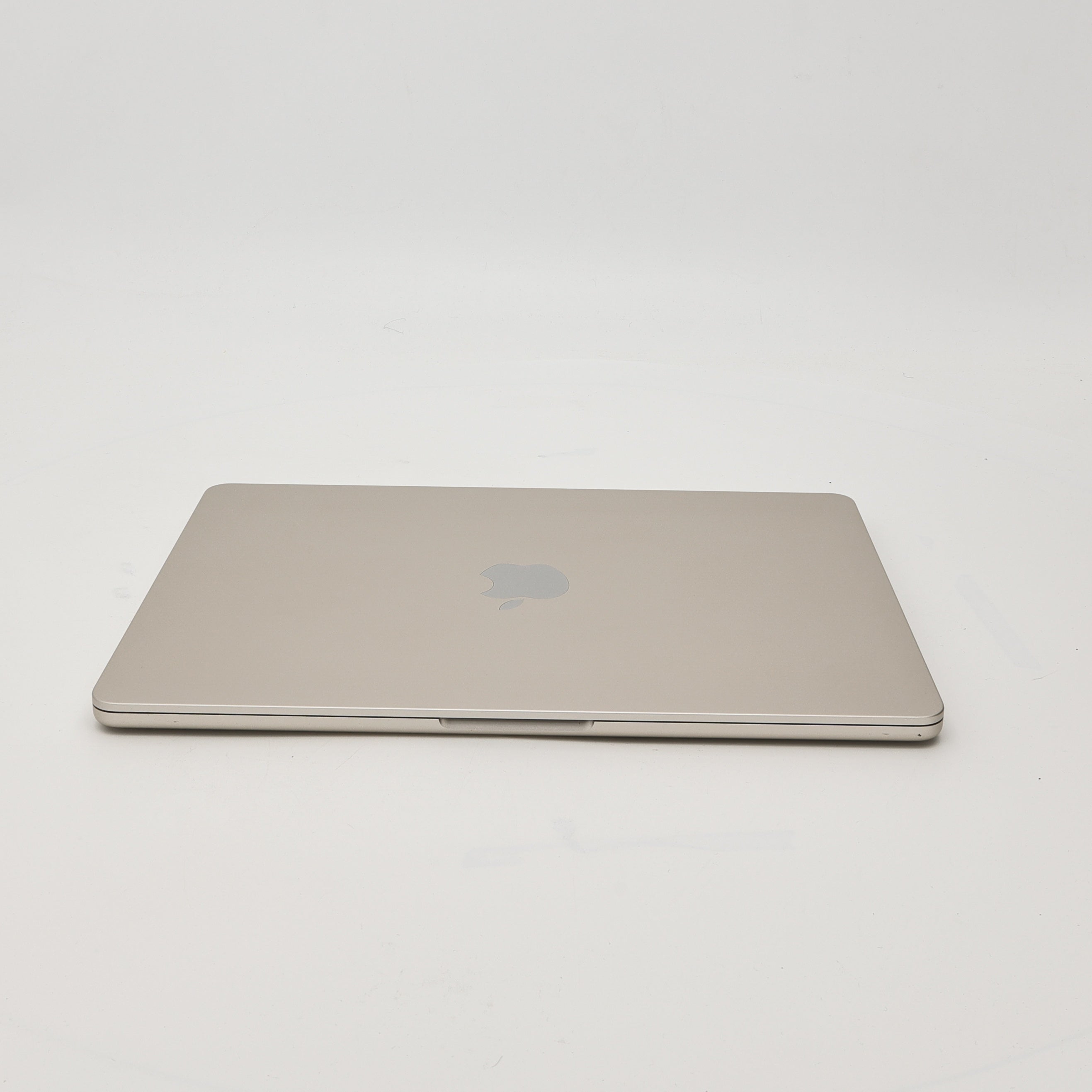 95新 Apple MacBook Air 22年 13寸 M2（8+8核） 8G RAM 256G SSD 星光色