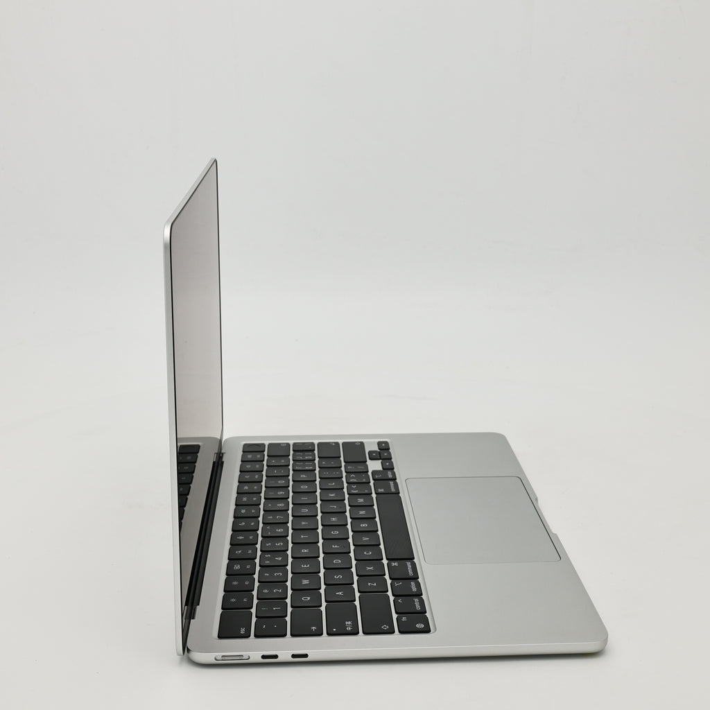 95新 Apple MacBook Air 22年 13寸 M2（8+8核） 8G RAM 256G SSD 銀色