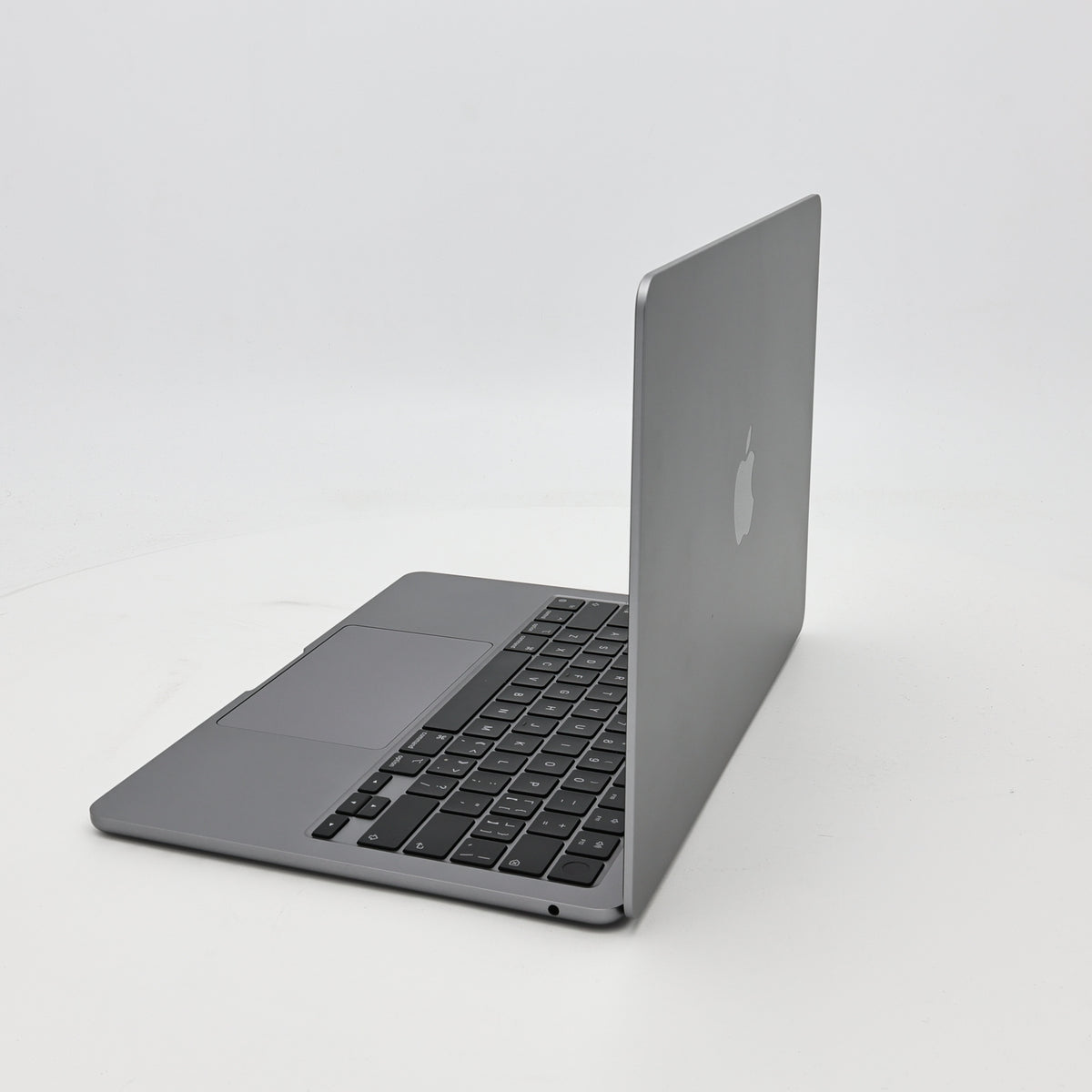 95新 Apple MacBook Air 22年 13寸 M2（8+10核） 16G RAM 256G SSD 深空灰色