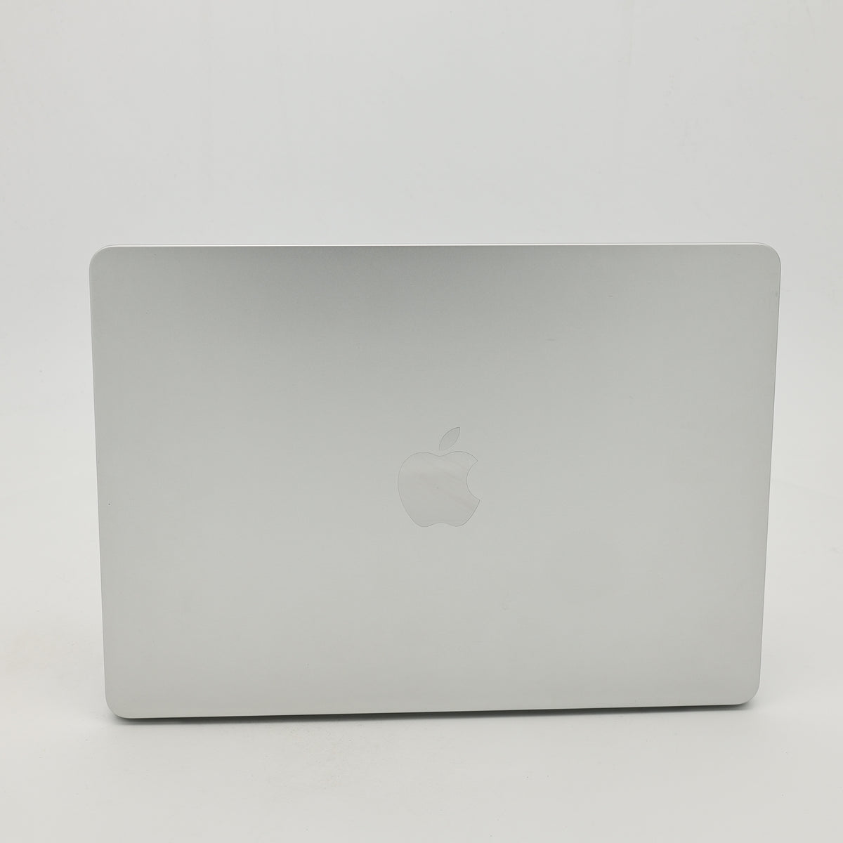 95新 Apple MacBook Air 22年 13寸 M2（8+8核） 8G RAM 256G SSD 銀色