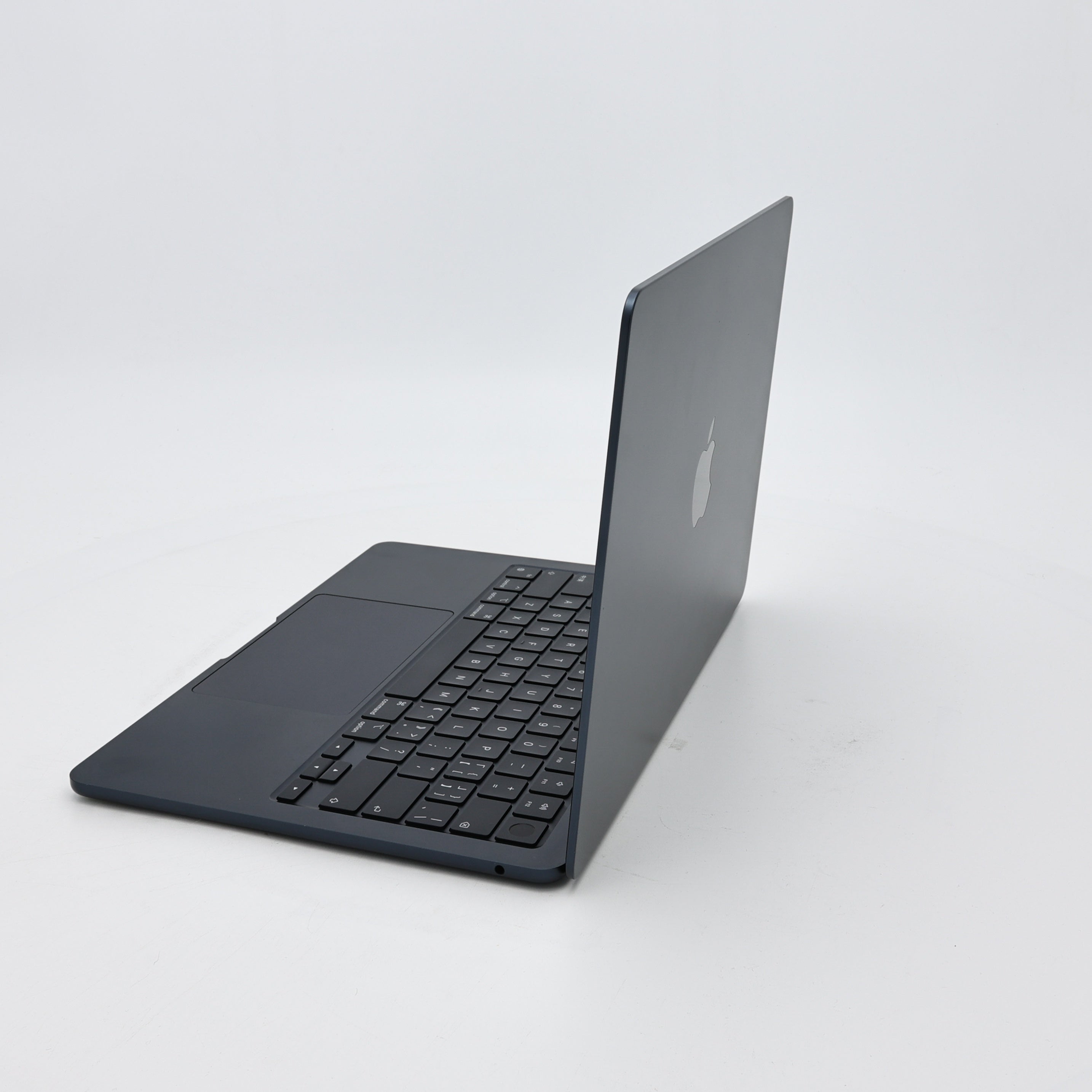 95新 Apple MacBook Air 22年 13寸 M2（8+8核） 8G RAM 256G SSD 午夜色