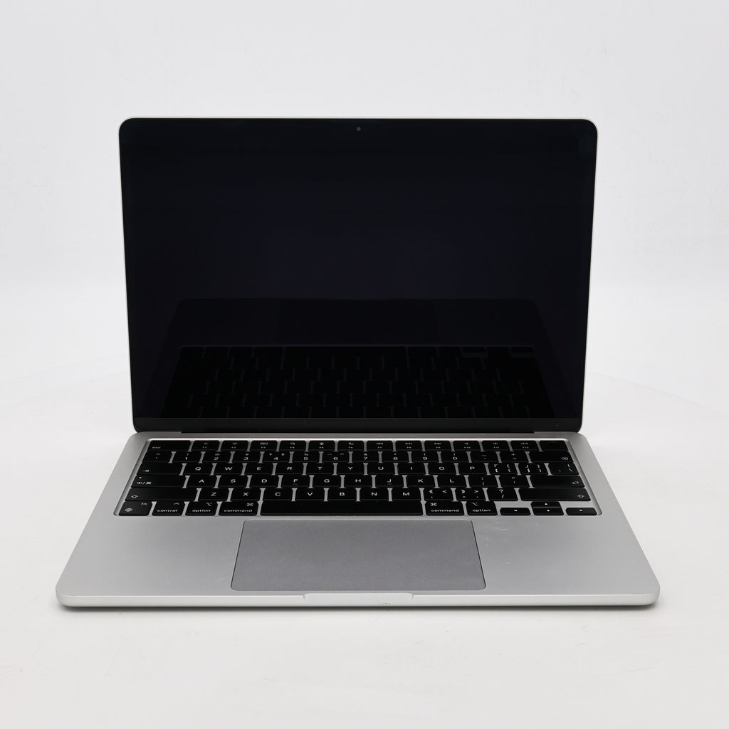 95新 Apple MacBook Air 22年 13寸 M2（8+8核） 16G RAM 256G SSD 銀色