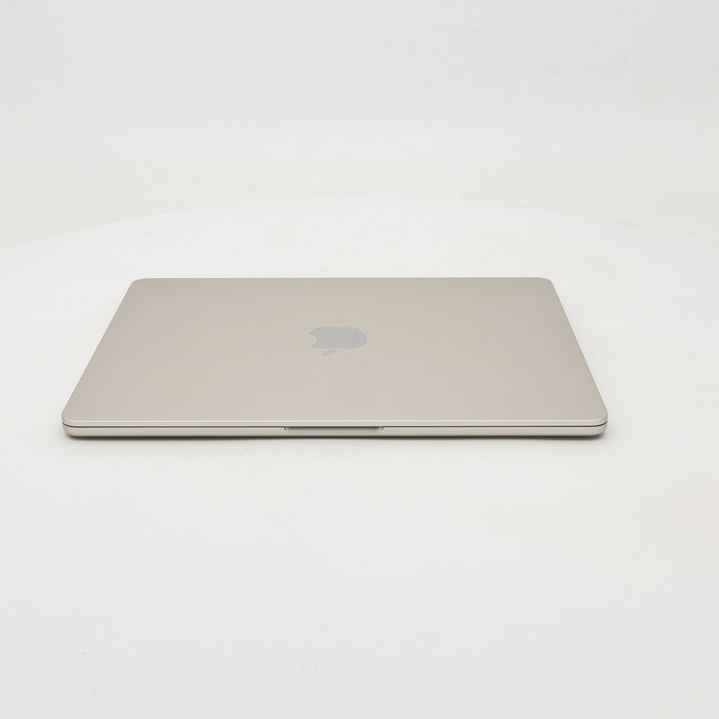 95新 Apple MacBook Air 22年 13寸 M2（8+8核） 8G RAM 256G SSD 星光色