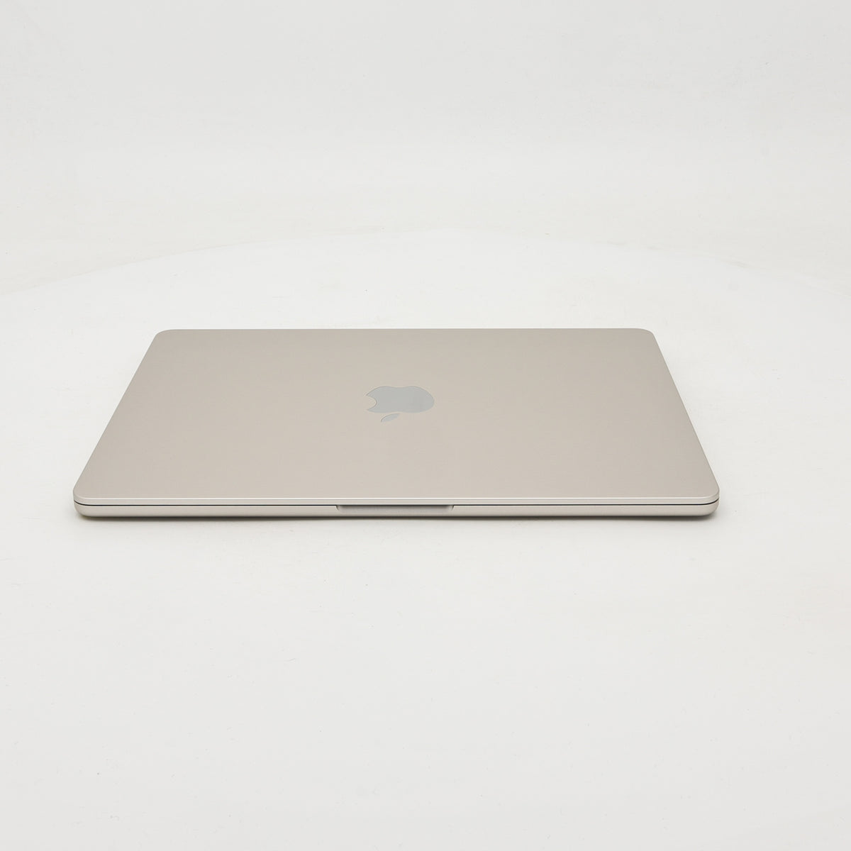 95新 Apple MacBook Air 22年 13寸 M2（8+8核） 8G RAM 256G SSD 星光色