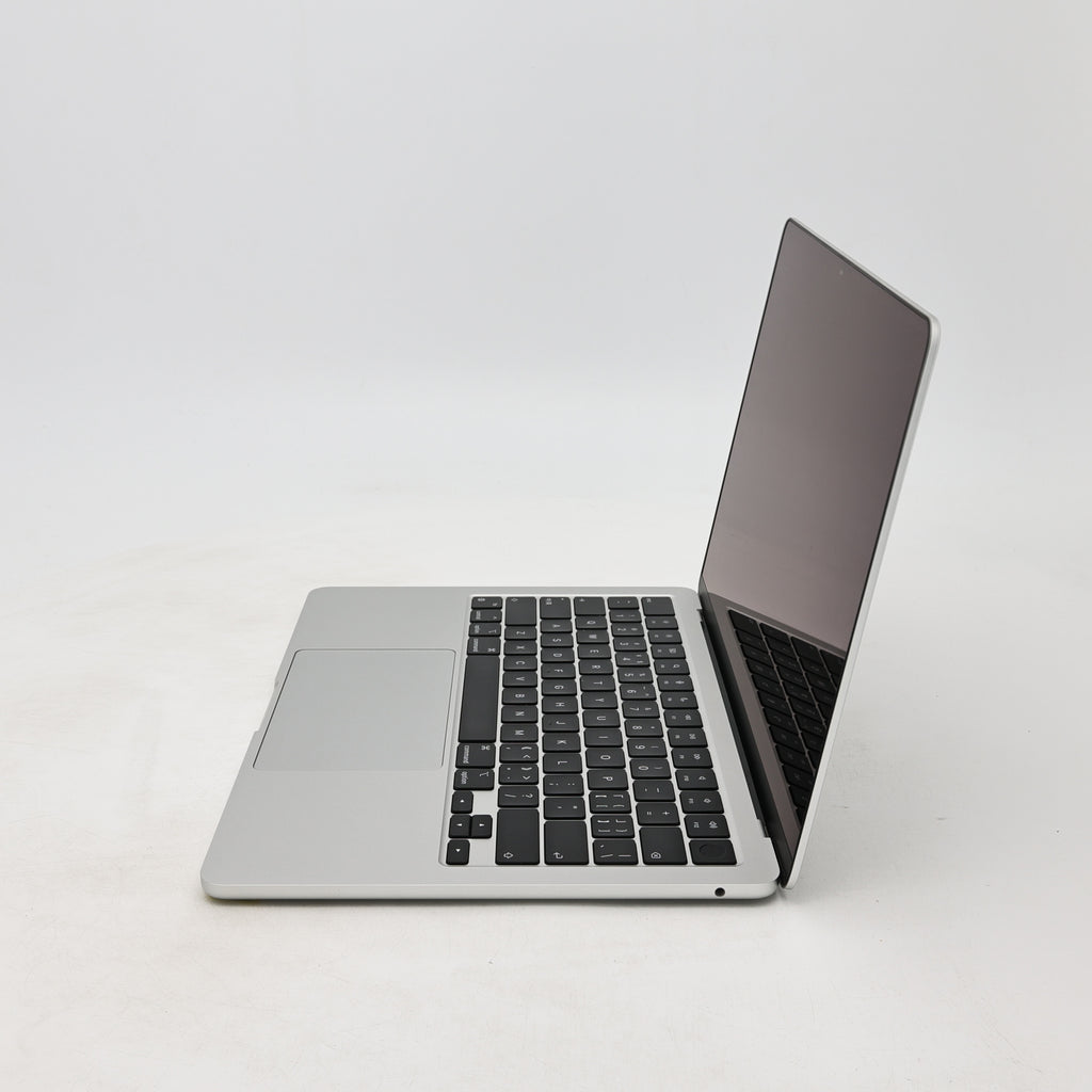 95新 Apple MacBook Air 22年 13寸 M2（8+10核） 8G RAM 512G SSD 銀色