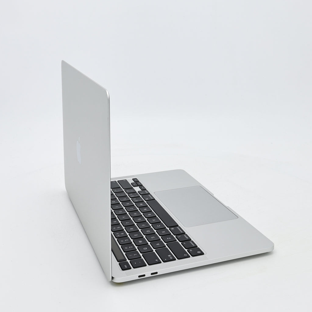 95新 Apple MacBook Pro 22年 13寸 M2（8+10核） 8G RAM 512G SSD 銀色